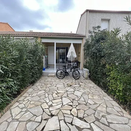 Pavillon 4 Pers. Avec Piscine, Terrasse, Jardin, Proche Et Commerces, - Fr-1-701-5 Apartment